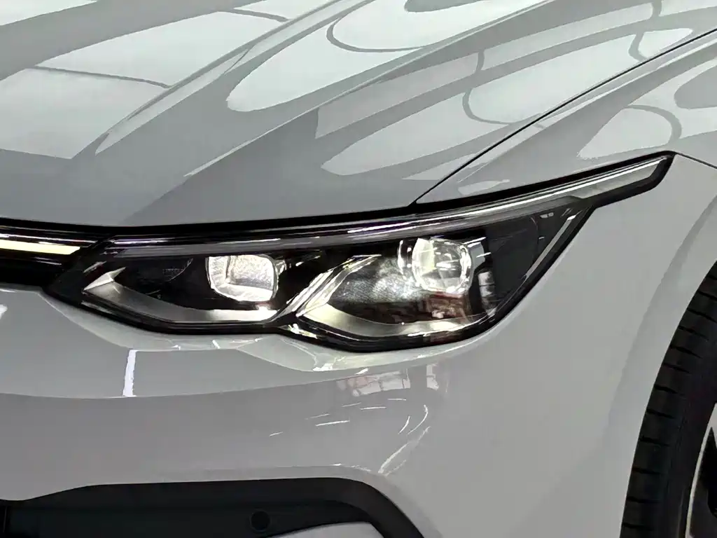 Volkswagen Golf 2021