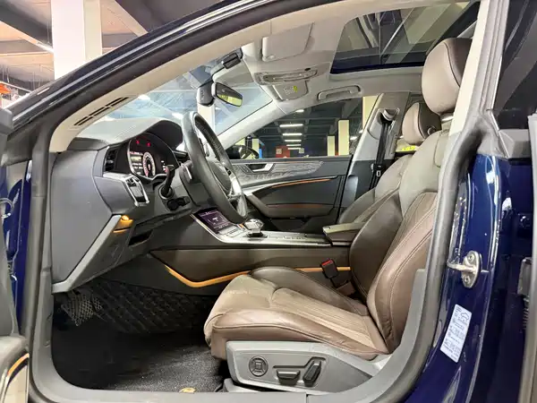 Audi A7L 2022