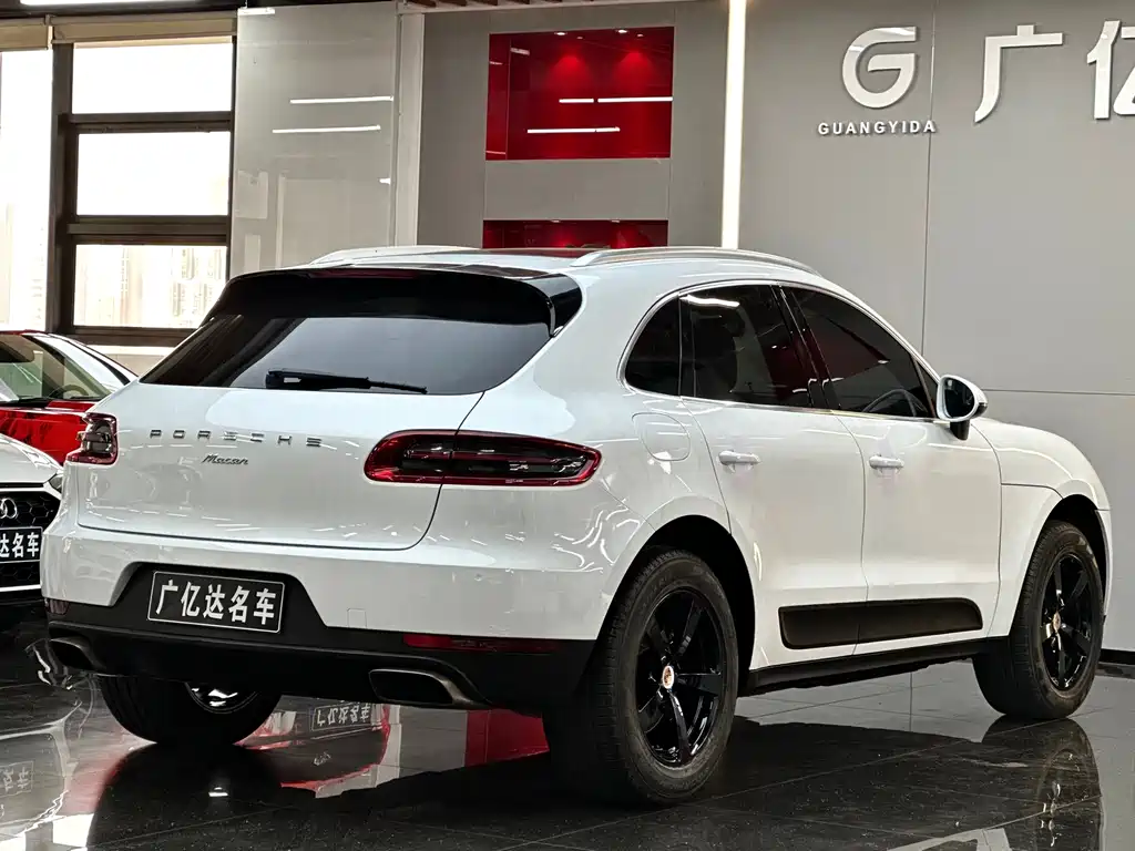 Porsche Macan 2015 — фото 19