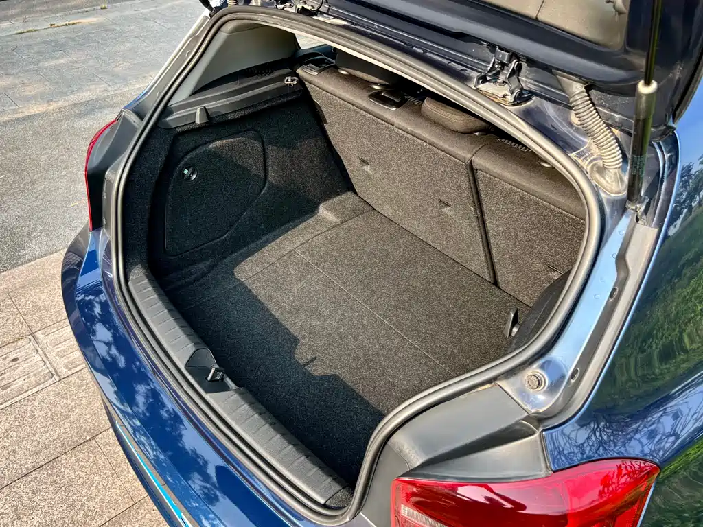 BMW 1 Series 2013 — фото 18