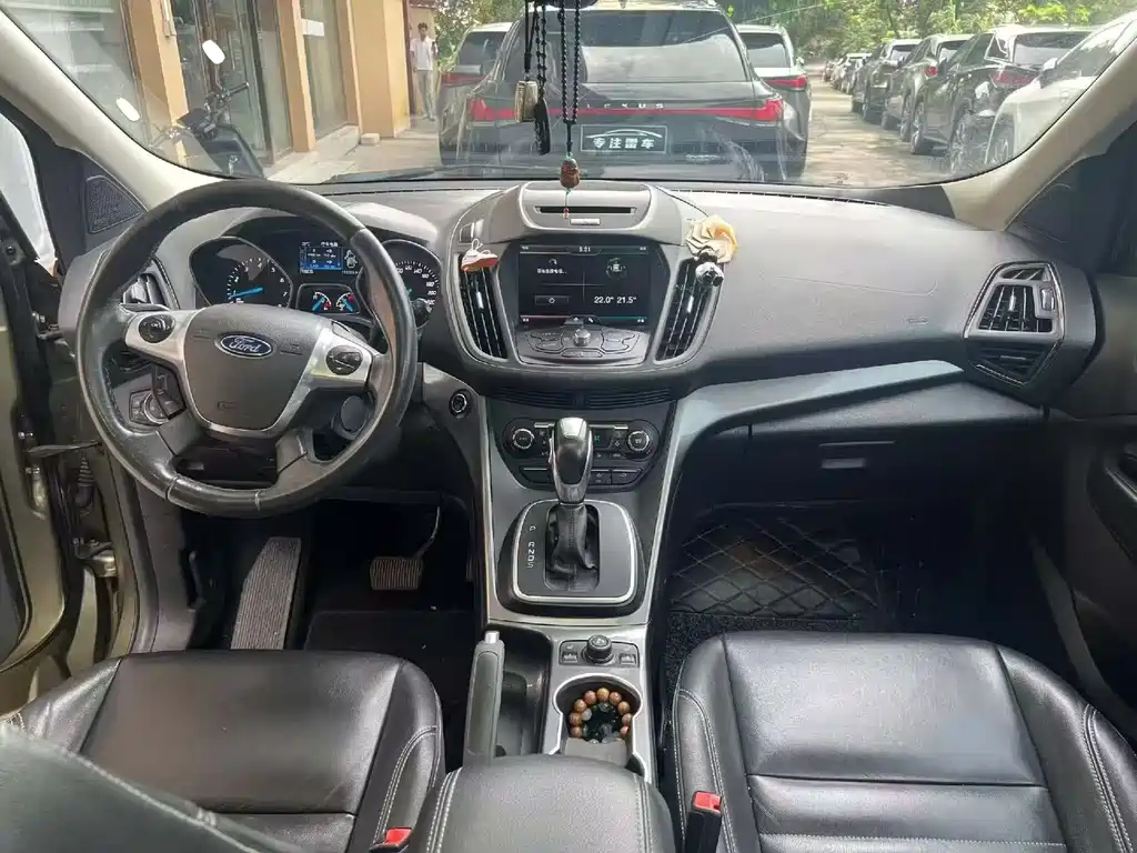 Ford Kuga 2015 — фото 9