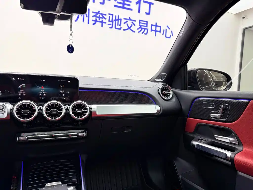 Mercedes-Benz GLB AMG 2022 — фото 18