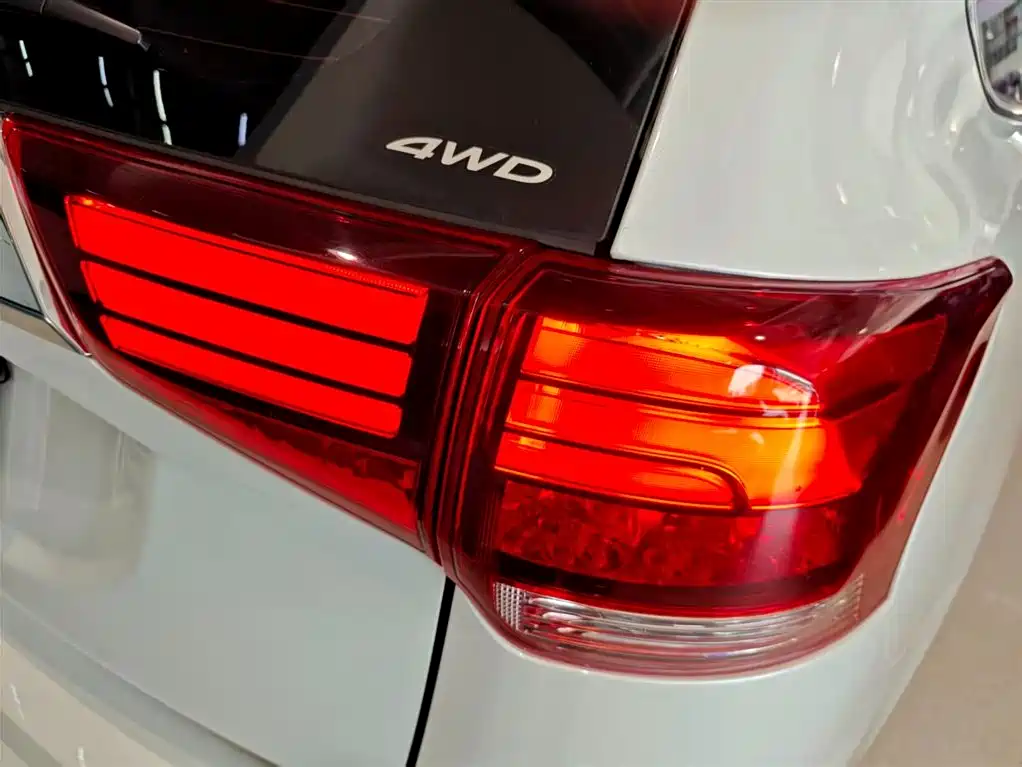 Mitsubishi Outlander 2022 — фото 8