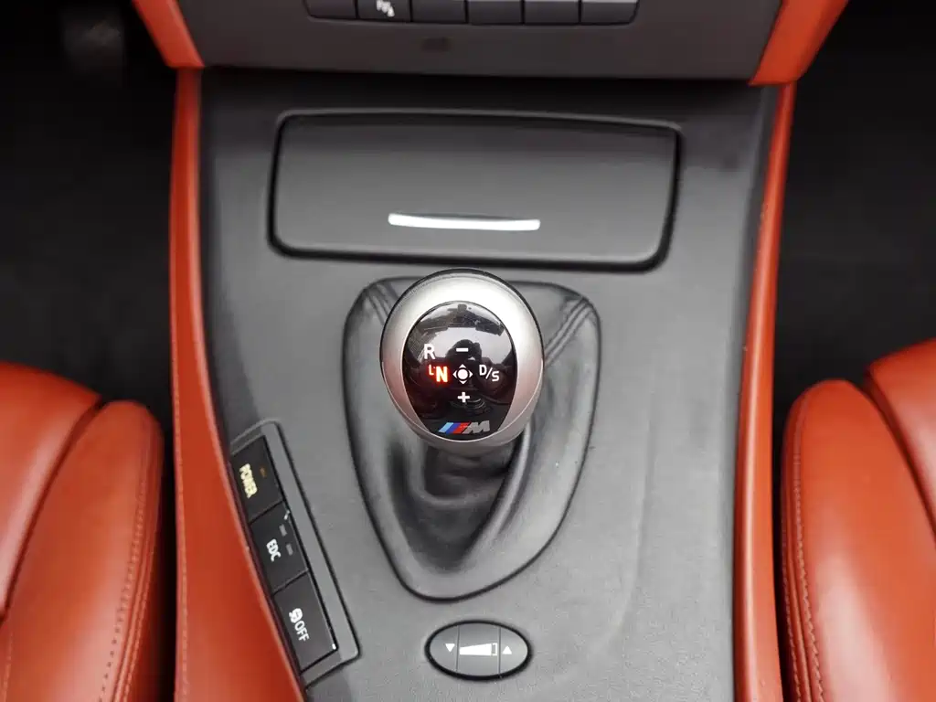 BMW M3 2011 — фото 12
