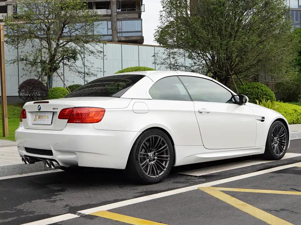 BMW M3 2011 — фото 16