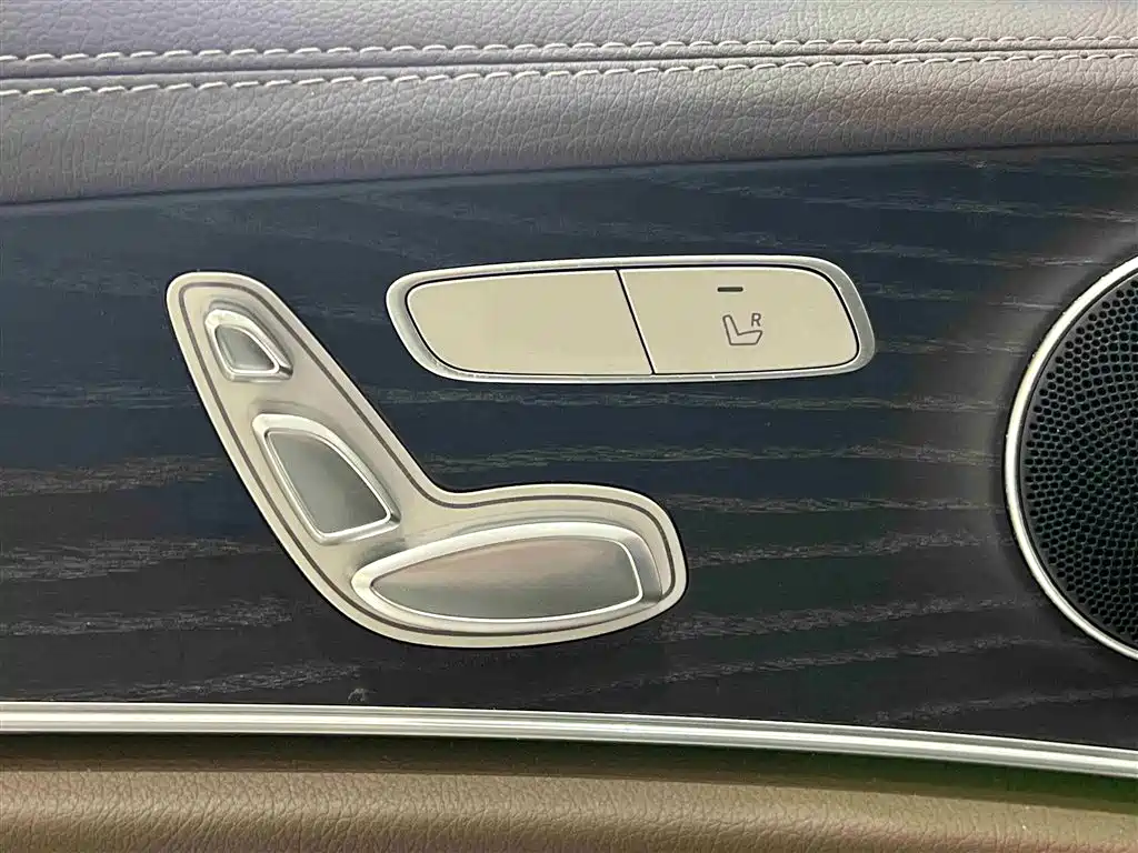 Mercedes-Benz E-Class 2022 — фото 13