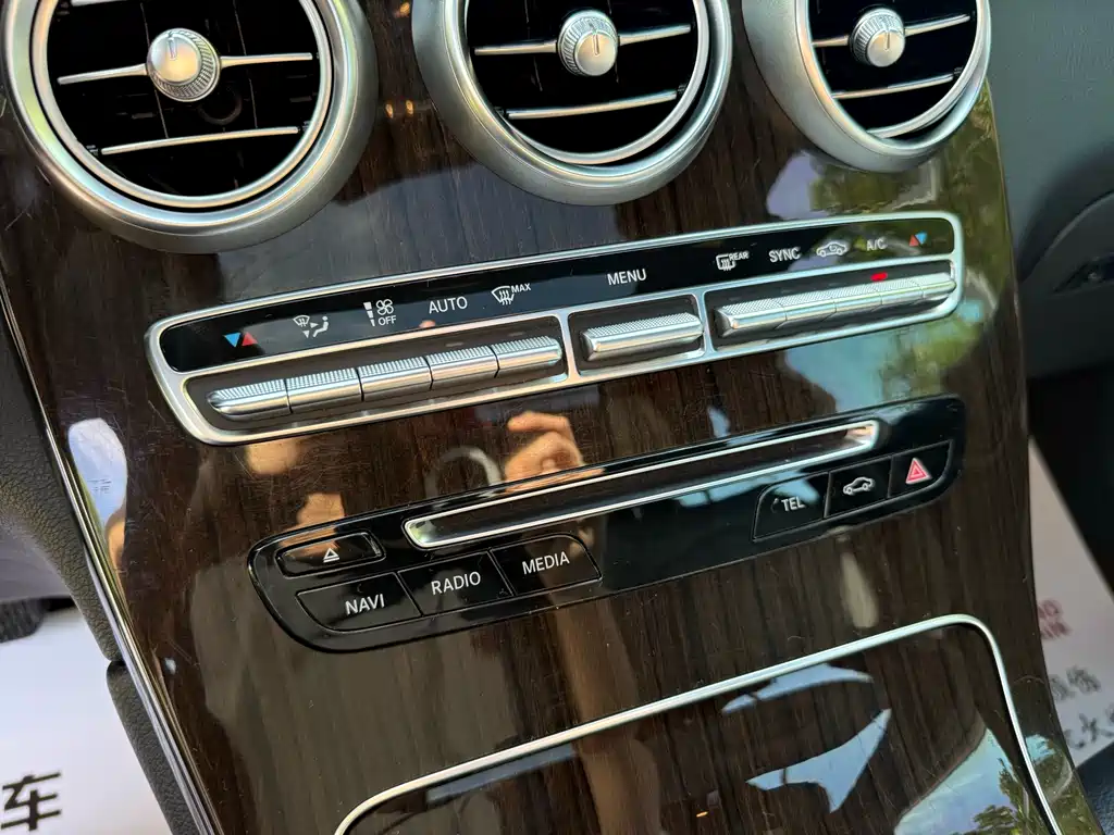 Mercedes-Benz GLC 2018 — фото 13