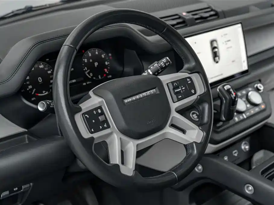 Land Rover Defender 2024 — фото 17