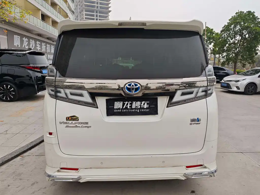 Toyota Vellfire 2022 — фото 9
