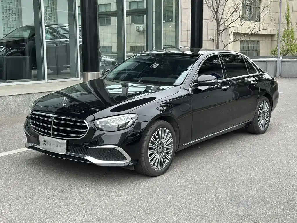 Mercedes-Benz E-Class 2022 — фото 1