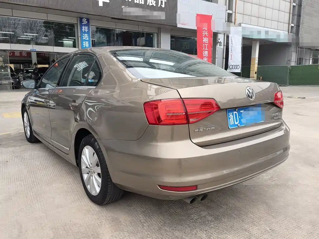 Volkswagen Sagitar 2016