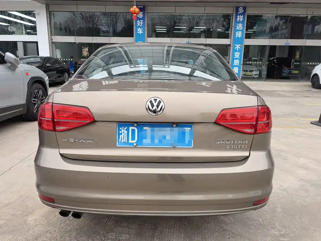 Volkswagen Sagitar 2016