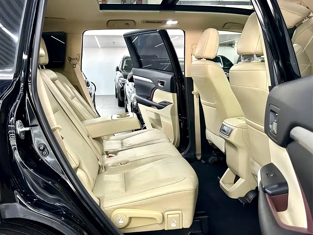 Toyota Highlander 2016 — фото 24