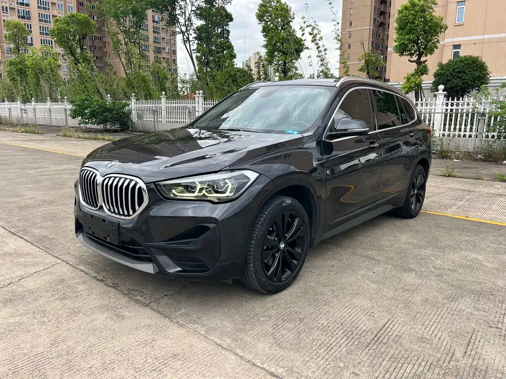 BMW X1 2021 — фото 1