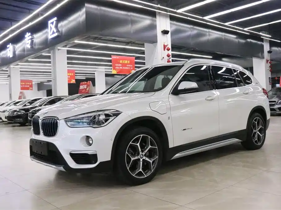 BMW X1 New Energy 2017 — фото 1