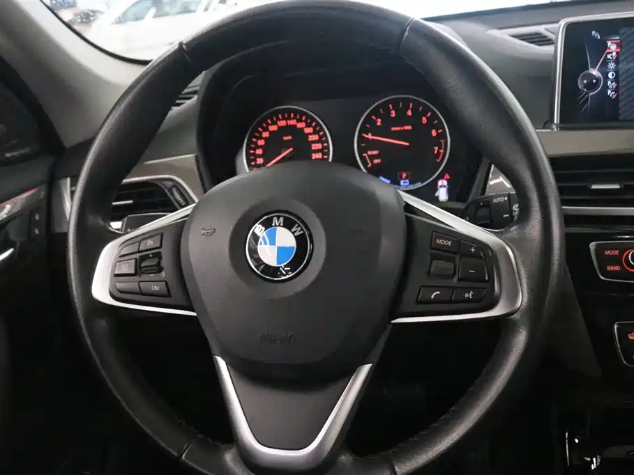 BMW X1 New Energy 2017 — фото 6