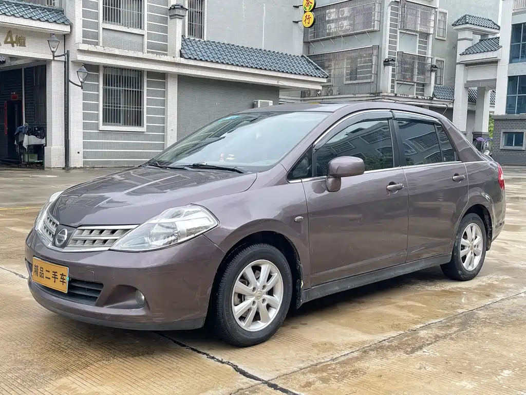 Nissan Tiida 2008