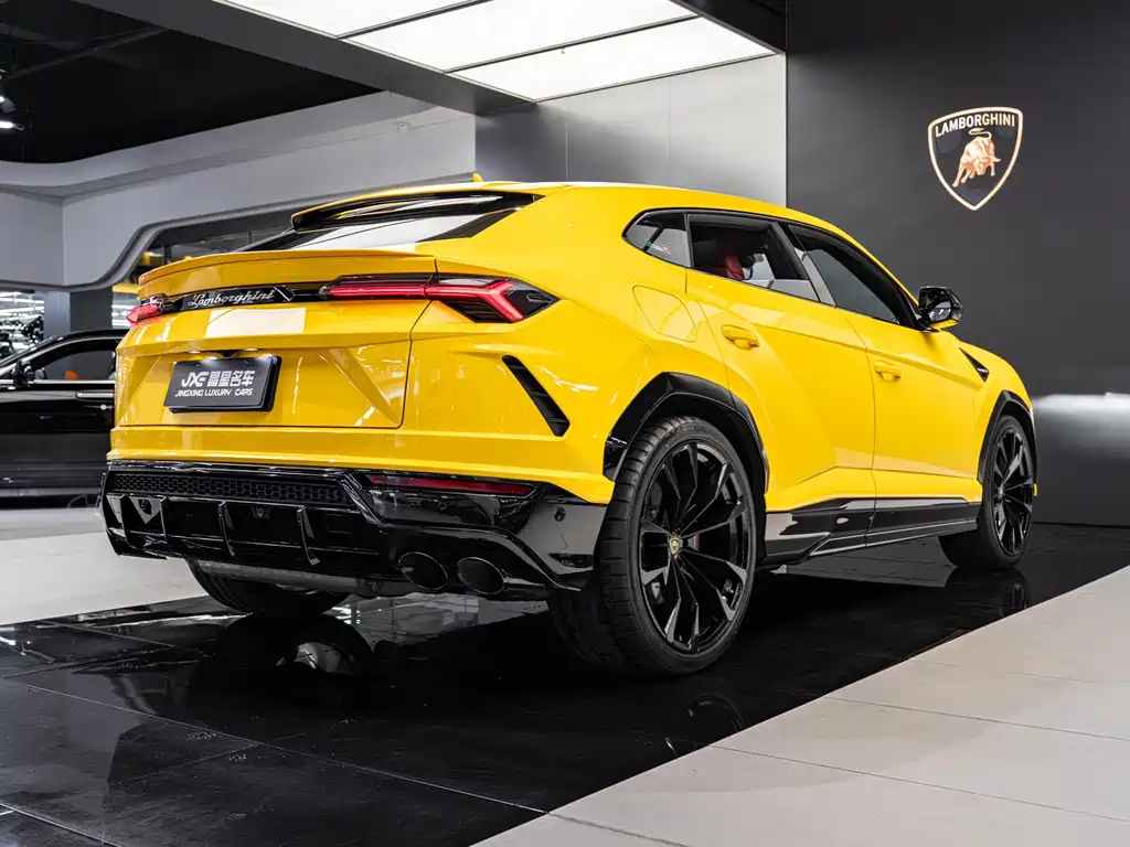 Lamborghini Urus 2022 — фото 13