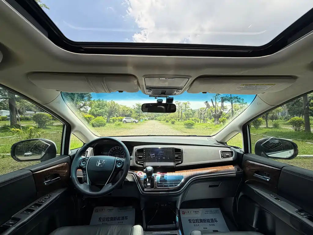 Honda Odyssey 2016 — фото 17