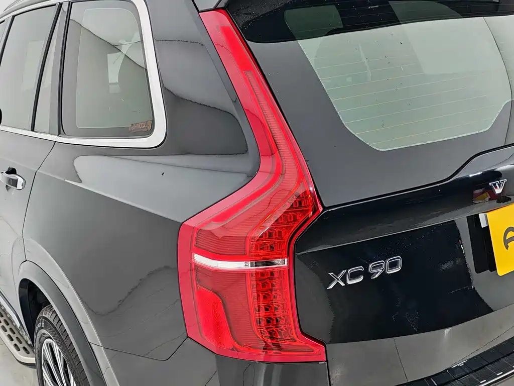 Volvo XC90 2021 — фото 18