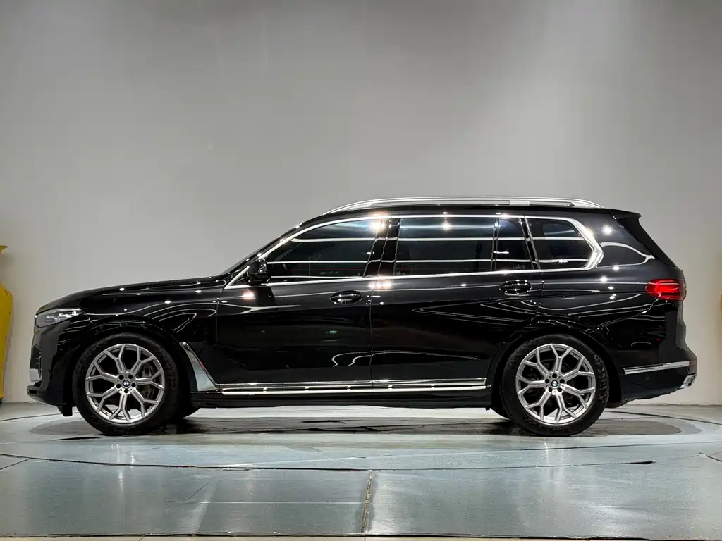 BMW X7 2021 — фото 20
