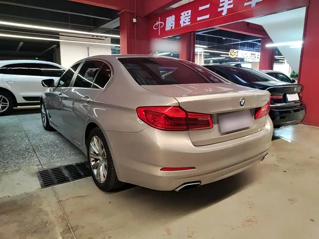 BMW 5 Series 2018 — фото 5