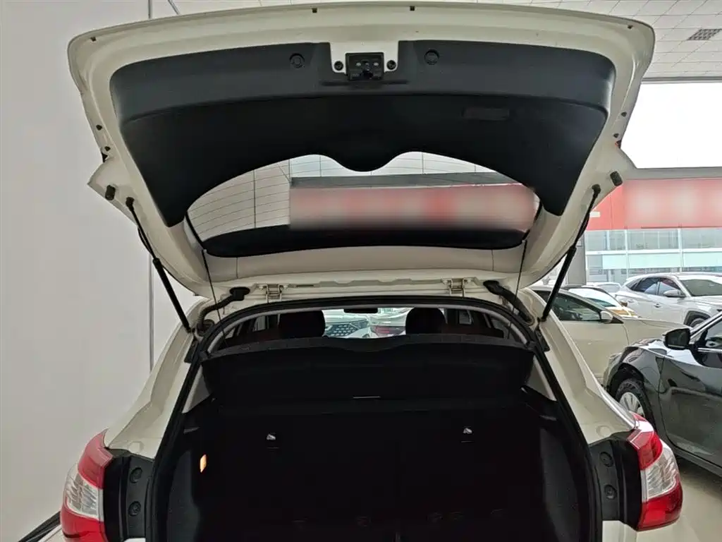 Nissan Tiida 2020 — фото 19