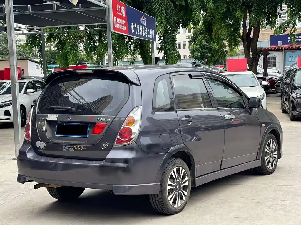 Suzuki Liana 2013