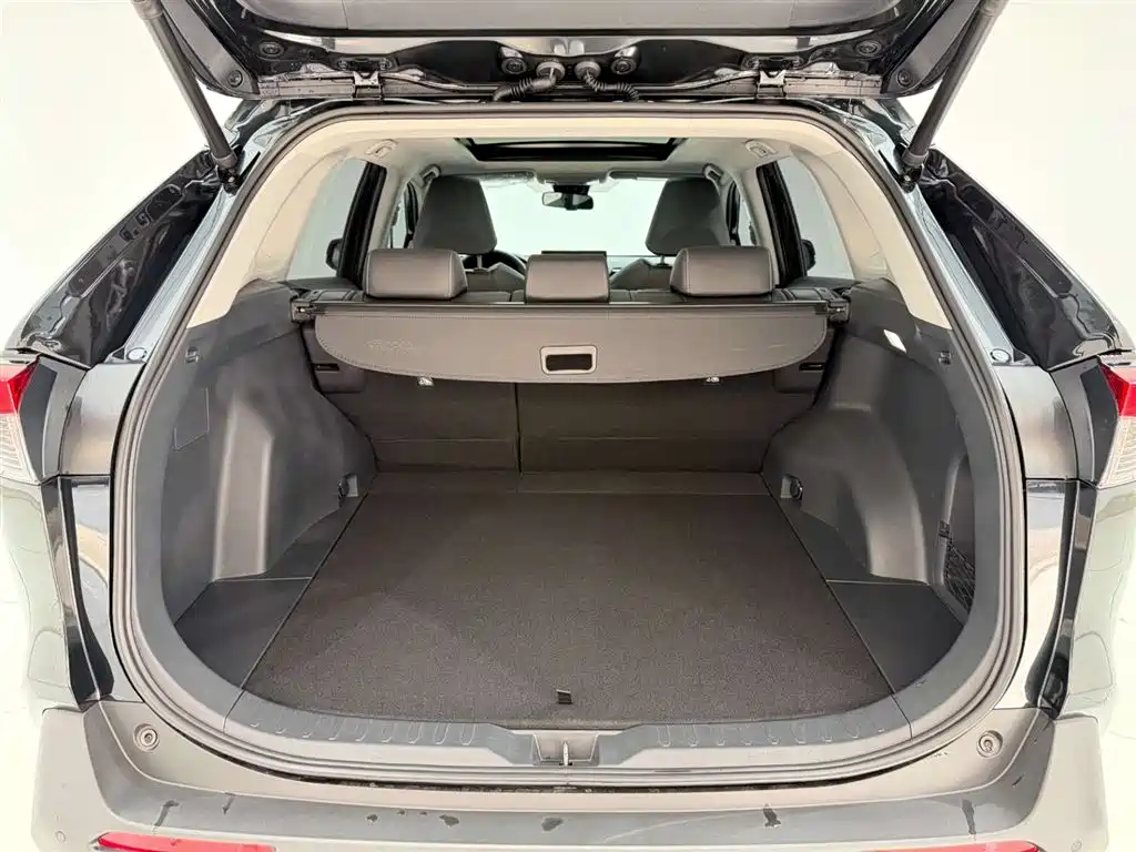 Toyota RAV4 2024 — фото 14