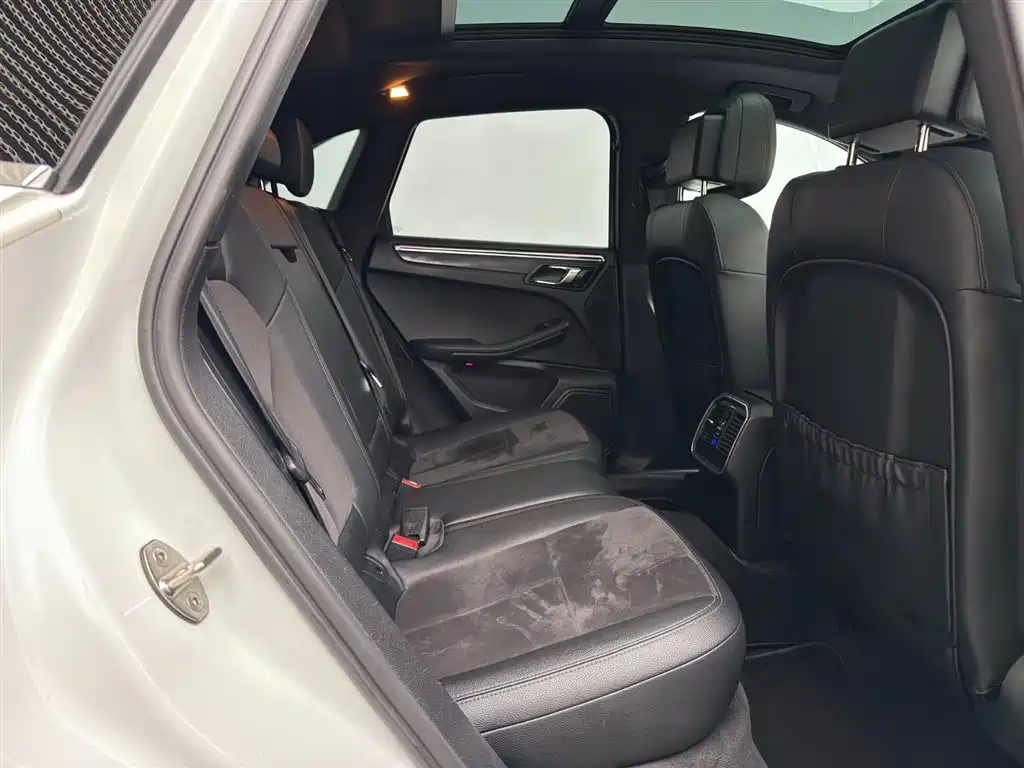 Porsche Macan 2015 — фото 12