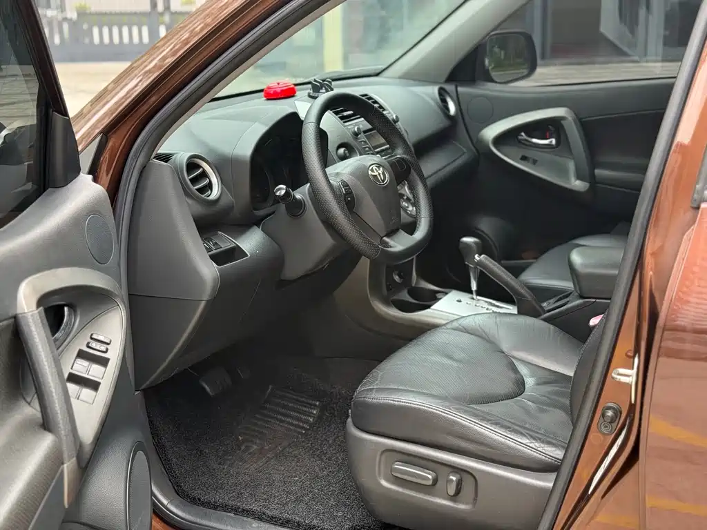 Toyota RAV4 2012
