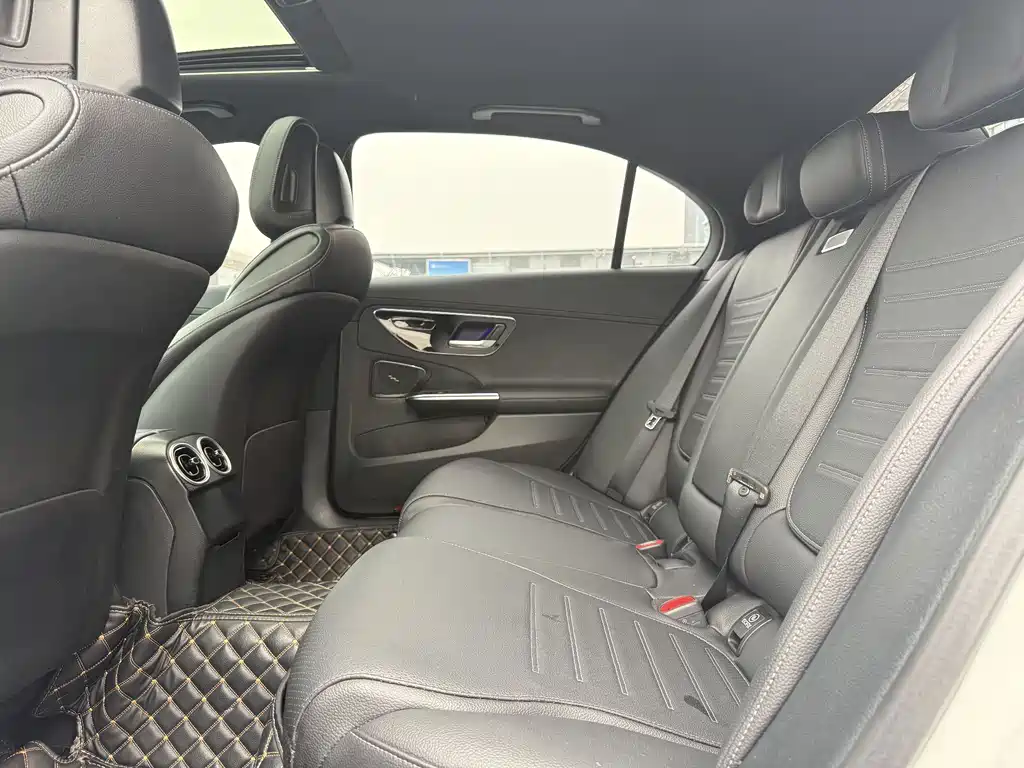 Mercedes-Benz C-Class 2022 — фото 11