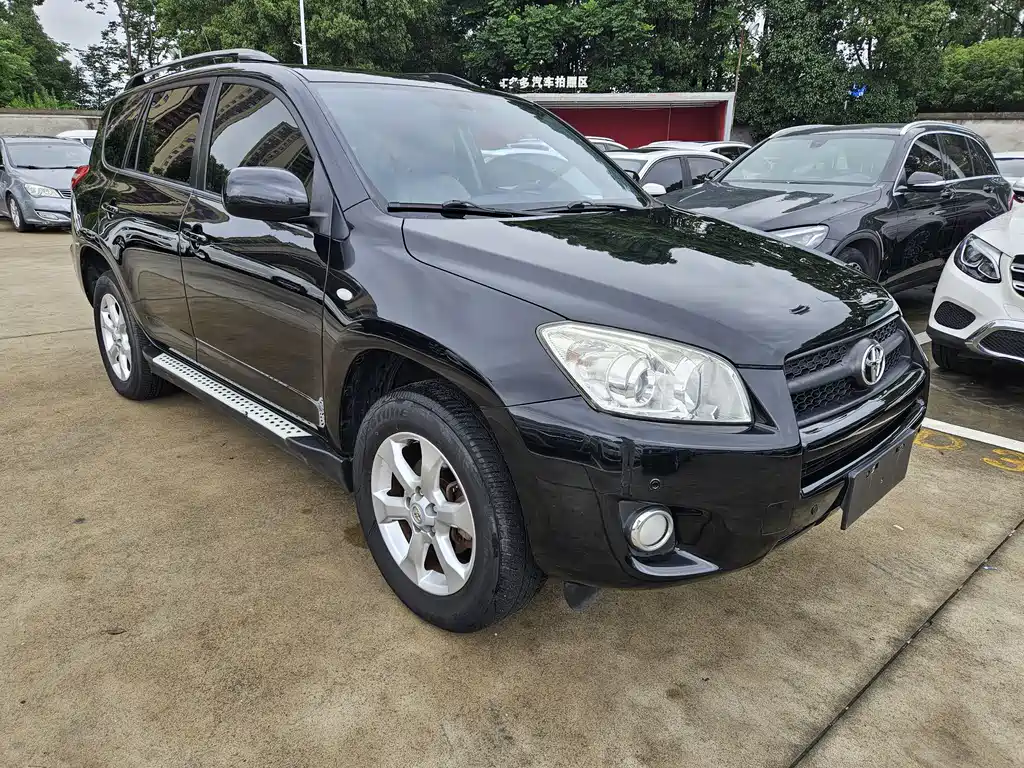 Toyota RAV4 2011