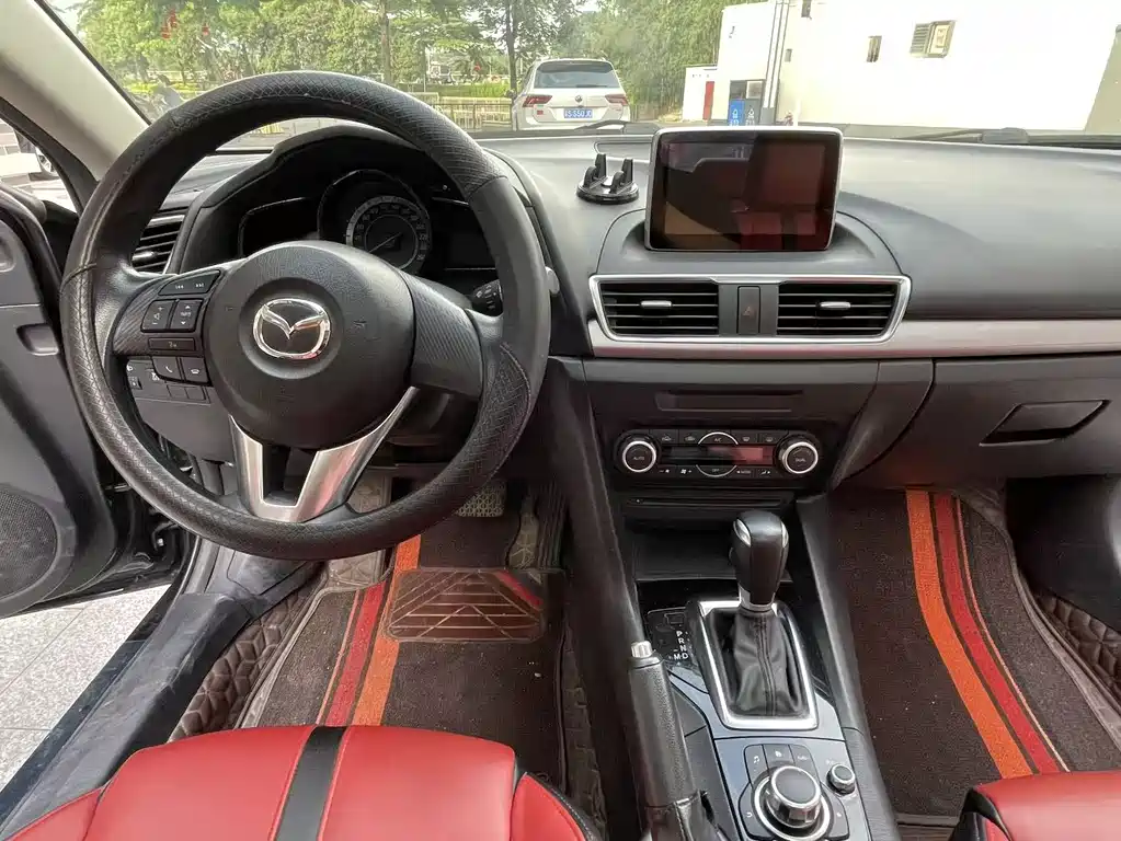 Mazda 3 Axela 2016 — фото 16