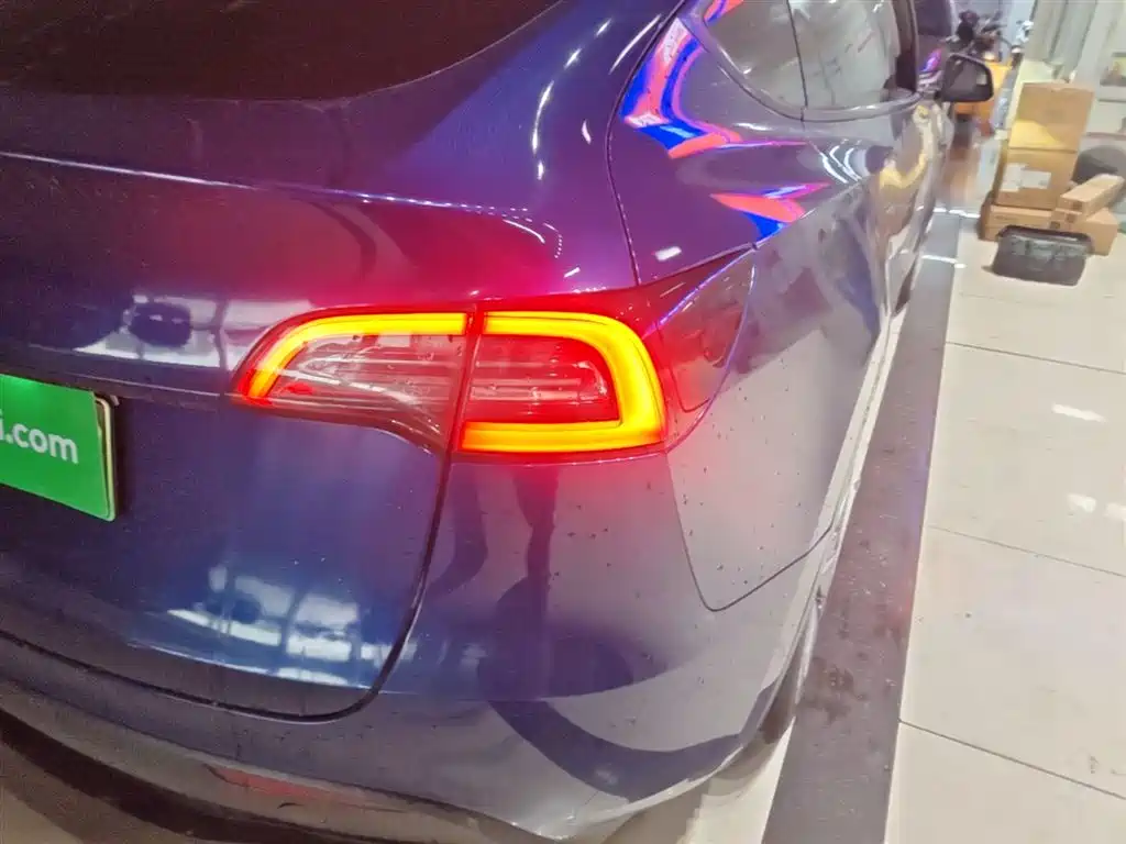 Tesla Model Y 2023 — фото 24