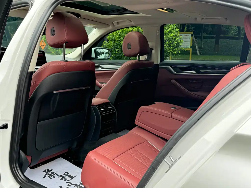 BMW 5 Series 2022