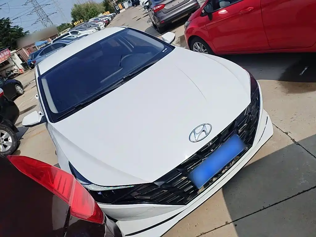 Hyundai Elantra 2023