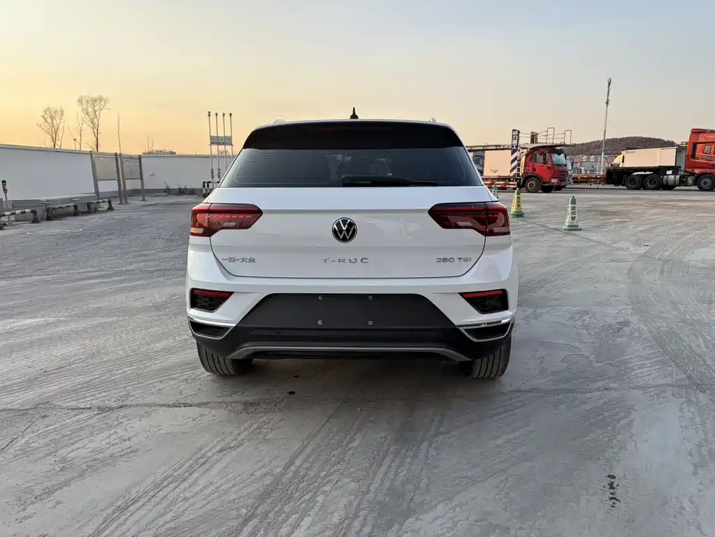 Volkswagen T-Roc 2023 — фото 5