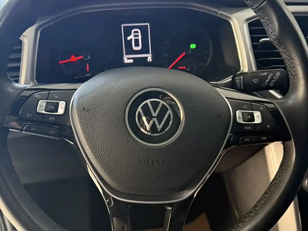 Volkswagen T-Roc 2023 — фото 15