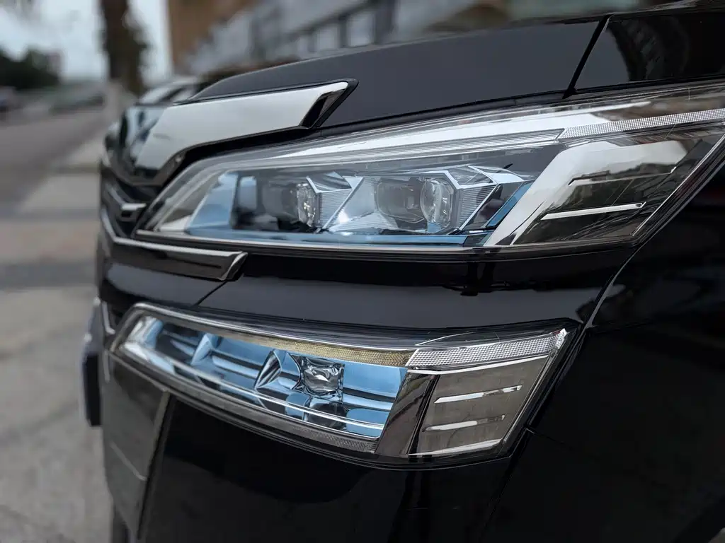 Toyota Vellfire 2020 — фото 11
