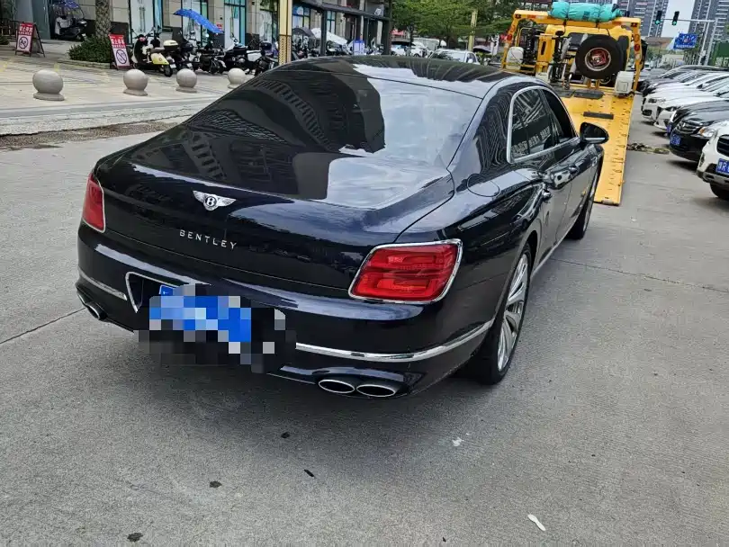 Bentley Flying Spur 2022