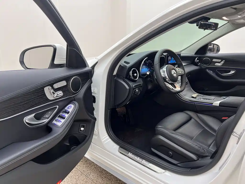 Mercedes-Benz C-Class 2022 — фото 8
