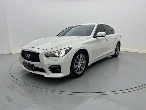 Infiniti Q50 2014