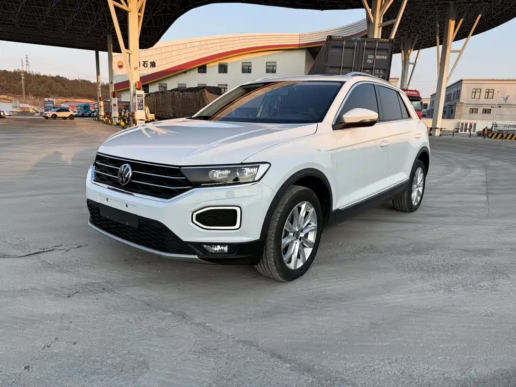 Volkswagen T-Roc 2023 — фото 1