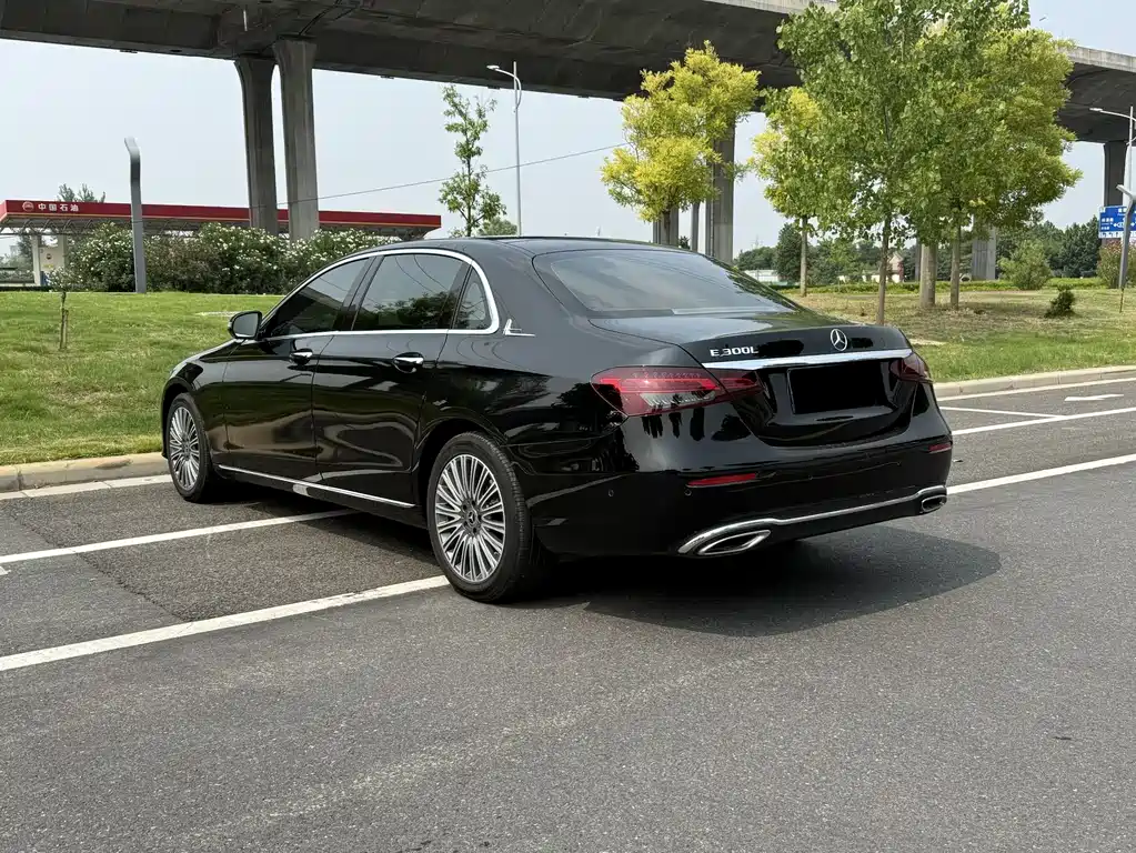 Mercedes-Benz E-Class 2023