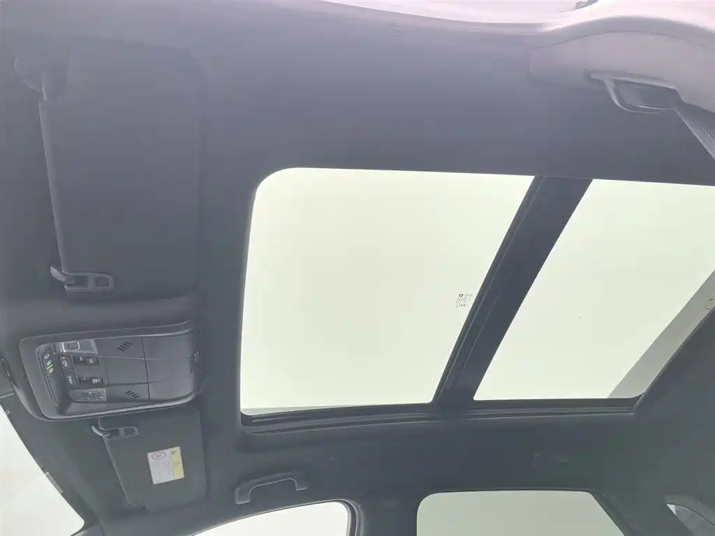 Cadillac XT5 2019 — фото 14