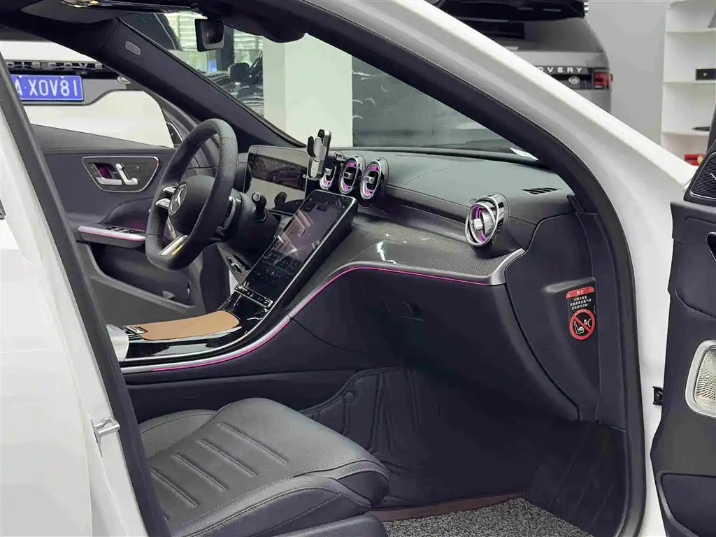 Mercedes-Benz C-Class 2024 — фото 10