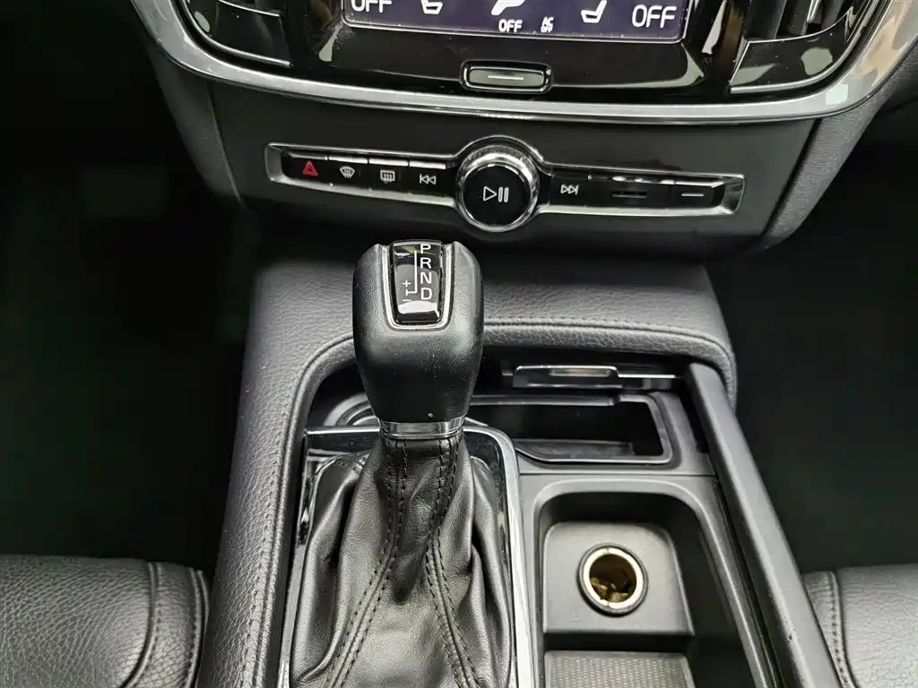 Volvo V90 2019 — фото 13