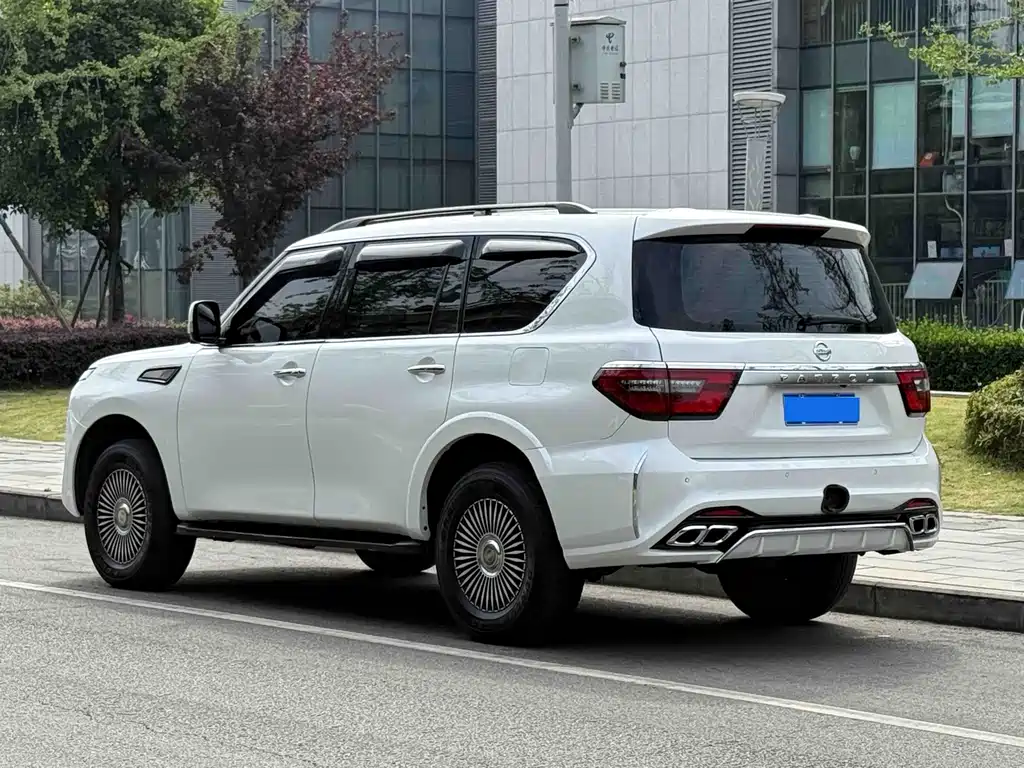 Nissan Patrol 2020 — фото 17