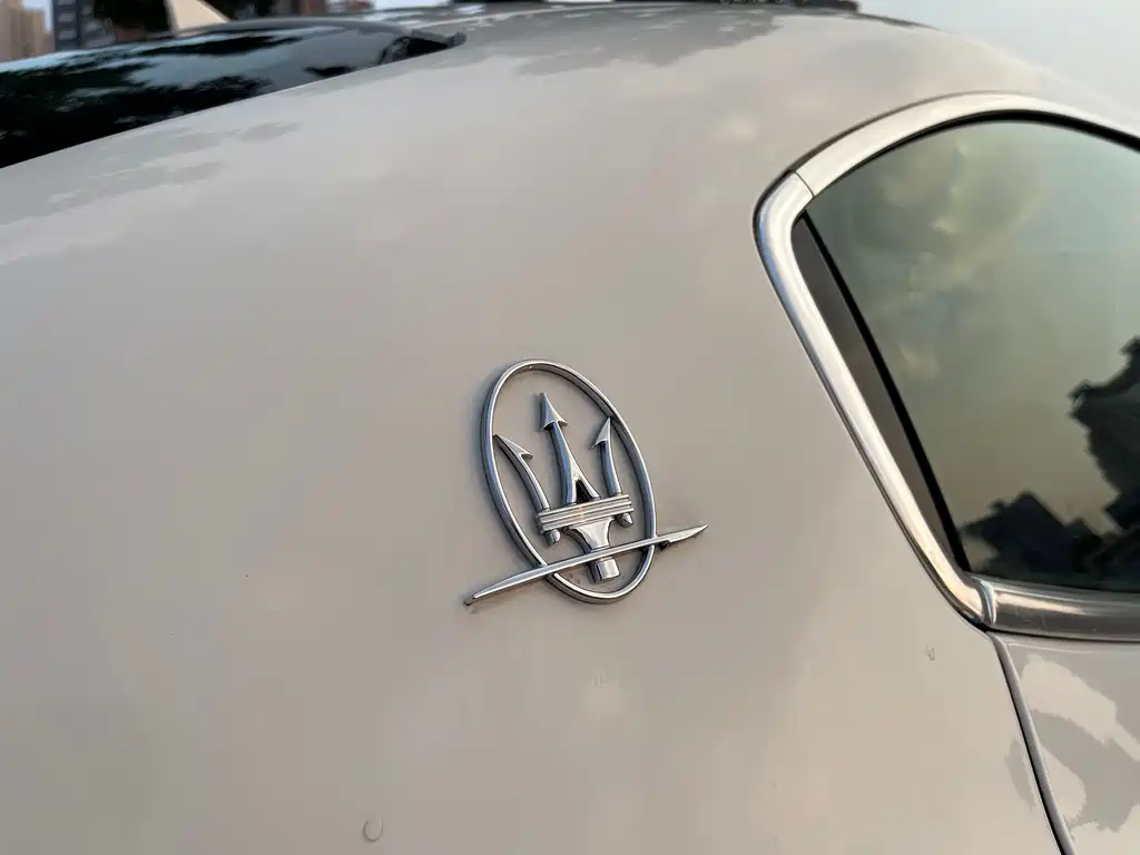 Maserati Ghibli 2014 — фото 29